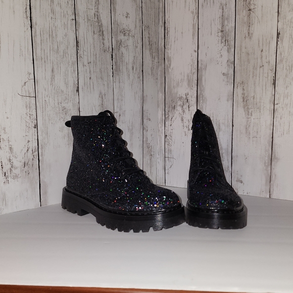 *SOLD* Steve Madden Black Chunky Glitter Boots Size 6 NWT - Picture 4 of 9